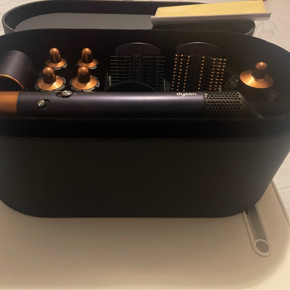 Dyson Hair Styling Set - Black and Gold